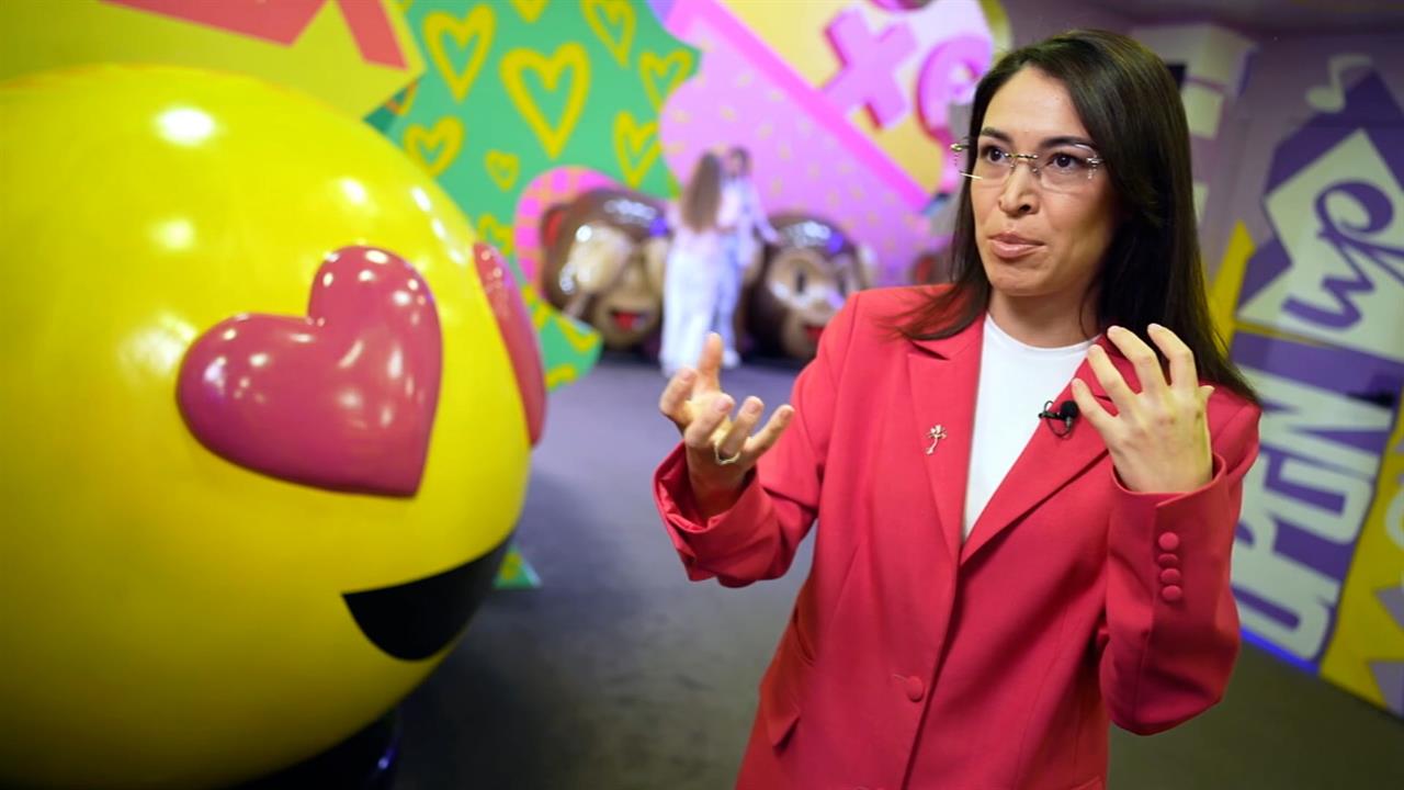 "Легче вытаскивать информацию" - нейрофизиолог о пользе жвачки для мозга