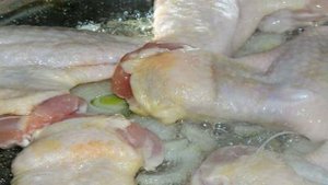 Куриные крылышки с рисом