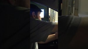 ВКУСНО  И ТОЧКА  БОЛТОВНЯ В МАШИНЕ