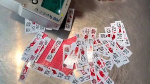 Радиоактивные карты нашли у иностранца в Шереметьеве