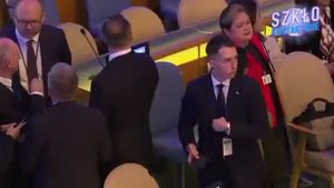 ‼️🇵🇱🤢Президент Польши закинул снюс прямо в пасть в ООН в ходе обсуждения "российской агрессии"