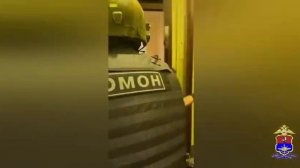 Малолетка сжёг на видео релейный шкаф РЖД и тут постучали в дверь 🫡🫵✊👊
