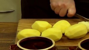 Картофель и мясо в горшочках