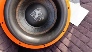 Яркий сабвуферный динамик DL Audio gryphon pro 12SE v.3