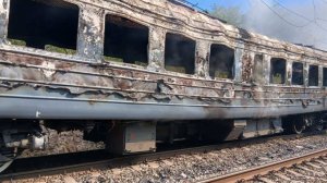 Пожар охватил три вагона пригородного поезда в Краснодарском крае