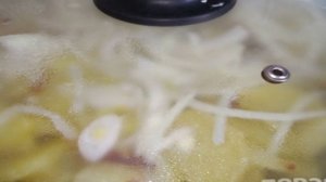 Картофель жареный с луком и зеленью