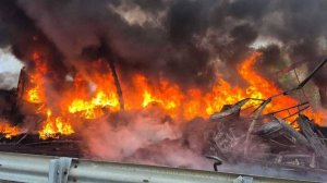 Три фуры и газель столкнулись на трассе «Иртыш» в Новосибирской области. Погиб один из водителей