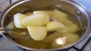 Картофель под чесночно-сырным соусом