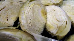 Маринованная капуста с морковью и свеклой