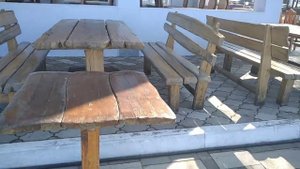 Просто Послушайте. Кто говорит что жизнь игра и как рулетка. Наверное это судьба стреляет метко..