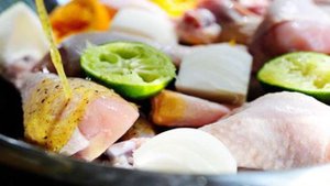 Куриные ножки в цитрусовом маринаде не лепешках