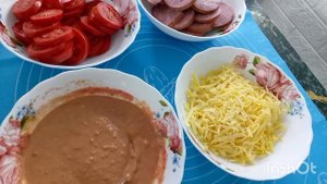 К маме с блинами)) Занимаюсь помидорами. Делаю пиццу. Простая жизнь обычной семьи!