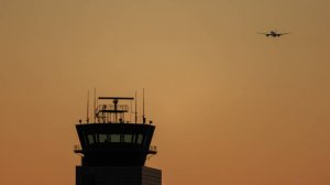 Взялись из ниоткуда: таинственные дроны заметили в Норвегии и Дании