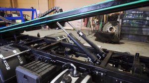 Одна из возможных надстроек шасси Dongfeng - эвакуатор