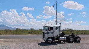 Проедет ли старичок Kenworth 1981 года более 400 км? Мерф проверит тачилу.