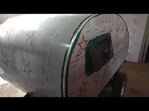 Прицеп дача "Капля" зеленая. На заводе в Лыткарино