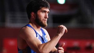 Россиянин Заур Угуев стал трехкратным чемпионом мира по вольной борьбе