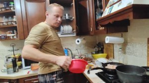 Уехала к детям // подарок 🎁🔥// Костя готовит 😋 и его наблюдения 🥴🤷