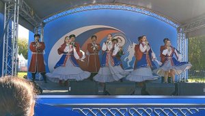 Казачья песня.Ноги сами в пляс идут.