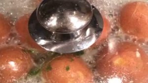 Картофель с чесноком на сковороде