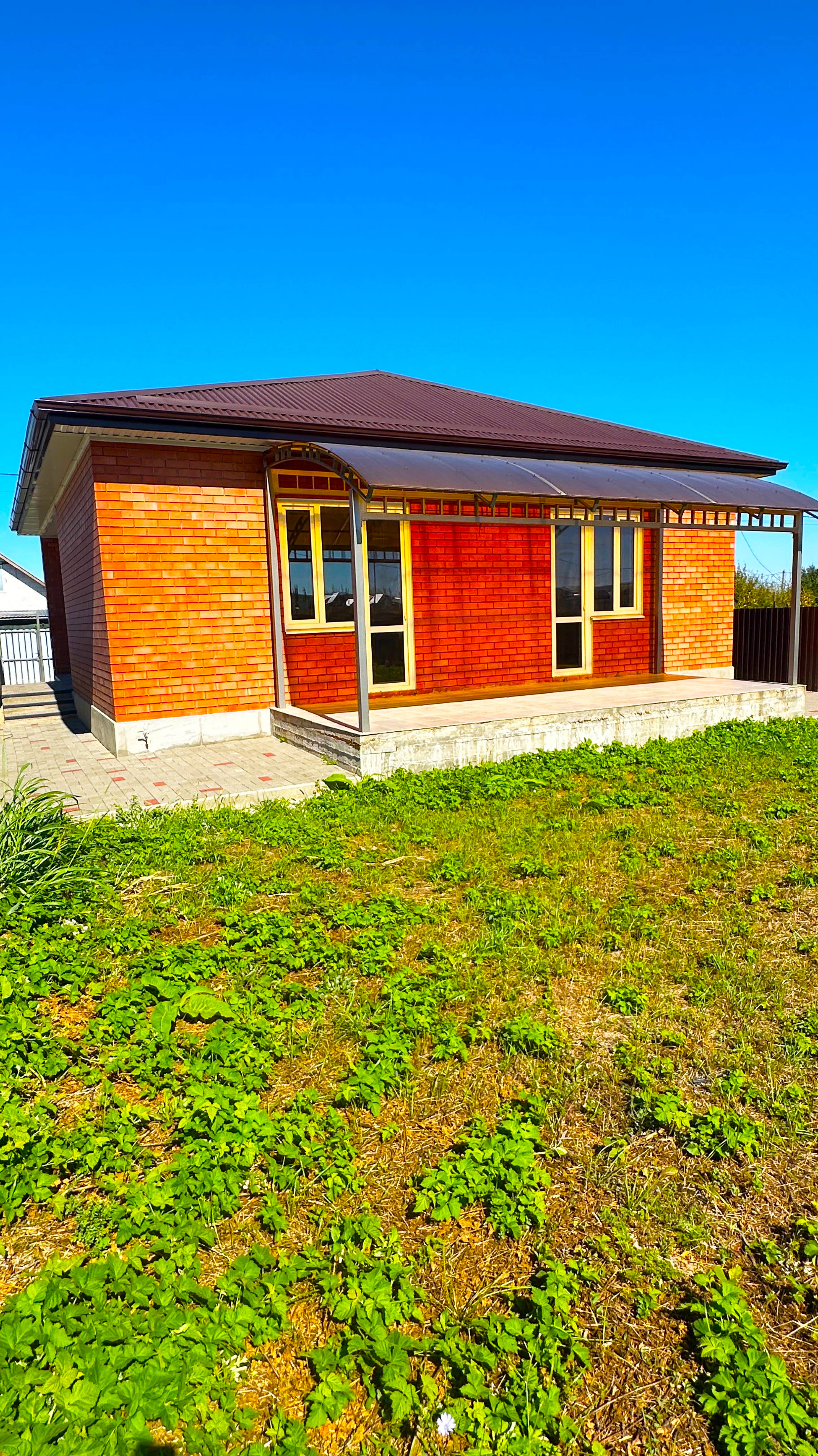 Домик с ремонтом и видом на горы с террасы! смотреть онлайн