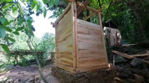 Строите дома в лесу,пруды для разведения рыбы,сады,огороды.