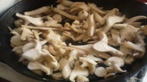 Картофель с грибами и курицей