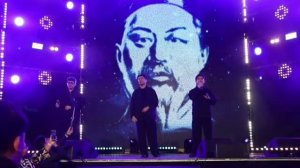 Меломен спел песню на сцене концерта к дню города Семей (21.09.2025)