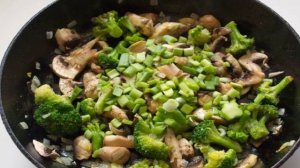 Киш с брокколи из слоеного теста