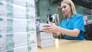 Центробанк РФ выпустит модернизированную 1000-рублевую купюру до конца года