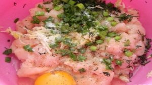 Куриные оладьи с сыром и зеленью