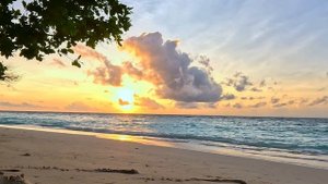 Мальдивы fihalhohi закат 2