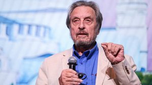 Отец Илона Маска назвал чепухой обвинения в сексуальном насилии над детьми