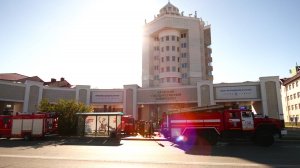 Журналиста телекомпании «Югра» эвакуировали из «горящего» здания Югорского госуниверситета