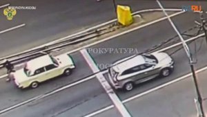 В Москве автолюбитель на иномарке избил хоккейной клюшкой водителя "шестерки"