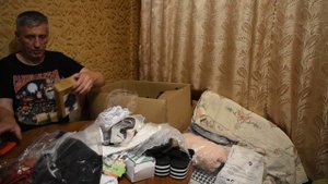 Распаковка восьмой коробки с товаром.