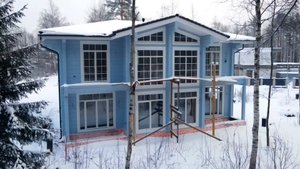 Аэросъёмка дома из бруса. Продакшн Свобода Медиа СПб. Обзор дома. Съемка видео.