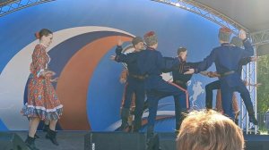 Праздничные гулянья.