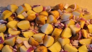 Картофель со свининой и сыром в духовке