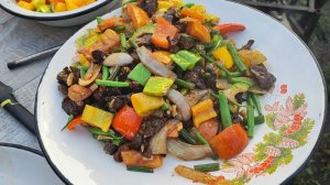 Горячий мясной салат!