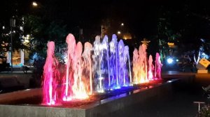 Ночной фонтан (Покровский парк, Энгельс)