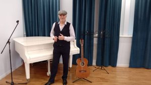 Александр Давидюк автор-исполнитель  " Кленовый лист"