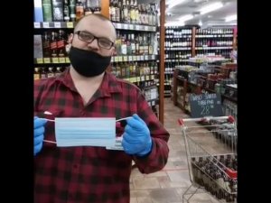 Красное и белое. Маски. Реклама