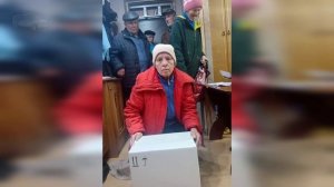 Склад. Прибыла очередная партия продуктовых наборов от фирмы АВГУСТ