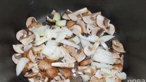 Картофель с шампиньонами в мультиварке