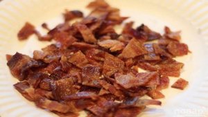 Картофель с беконом под сыром