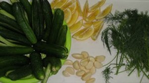 Маринованные огурцы с укропом