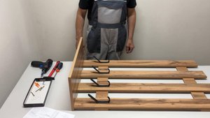 Видеоинструкция по сборке деревянной настенной вешалки с полкой