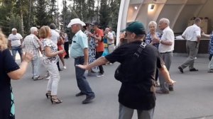 Недолюбила я в тот короткий вечер!!! 💃🌹Танцы в парке Горького!!! 💃🌹Харьков 2021 - 1080