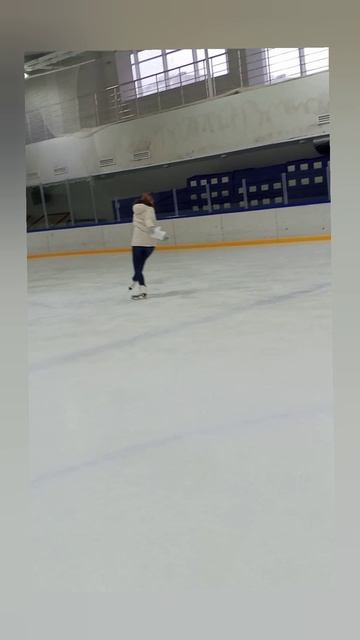 Спецдорожка для 3 юношеского разряда пофигурному катанию